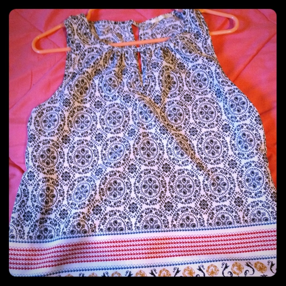 Pattern black and white shirt